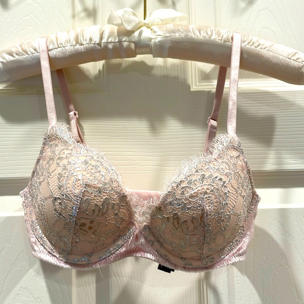 VICTORIA’S SECRET | 32B | Very Sexy Push Up Lace Bra